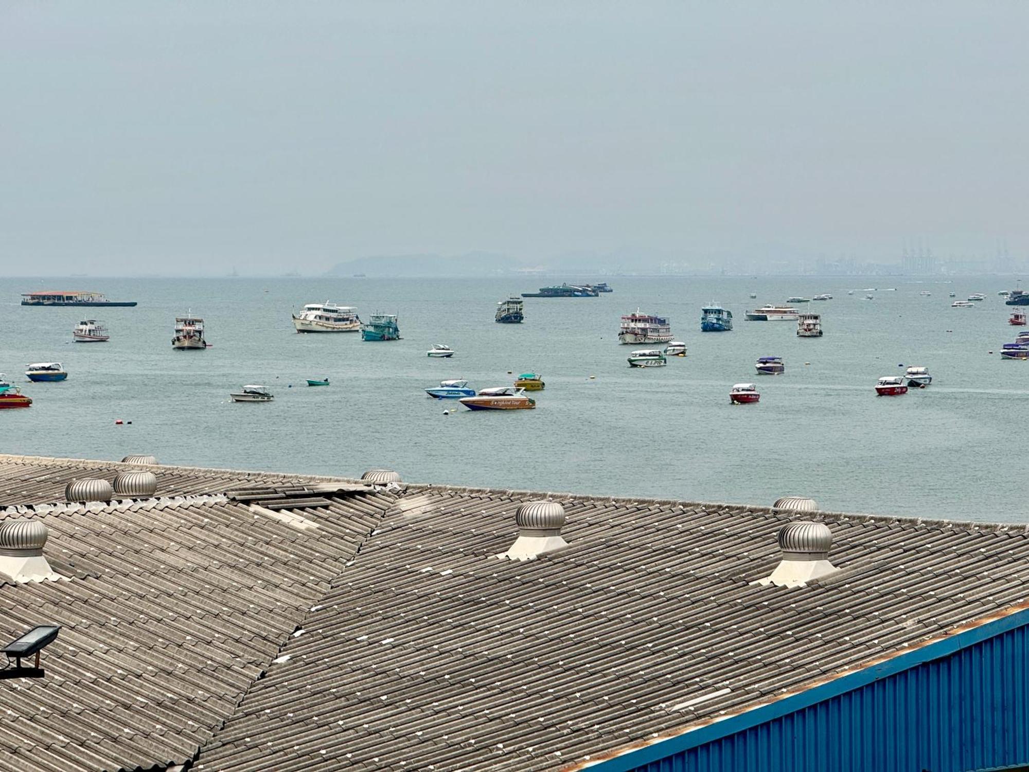 Pumpui Place Pattaya Exterior foto